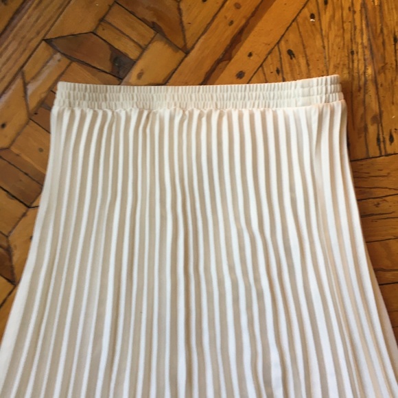 Pleated Ivory Maxi Skirt - Picture 2 of 2